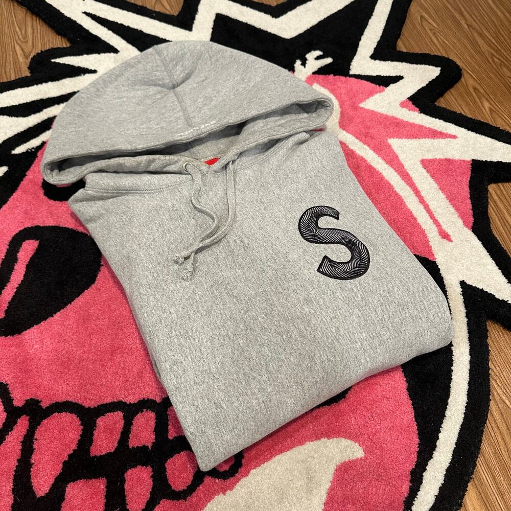 Supreme S Logo Hooded Sweatshirt (FW18) – Heather Grey – As Pictured